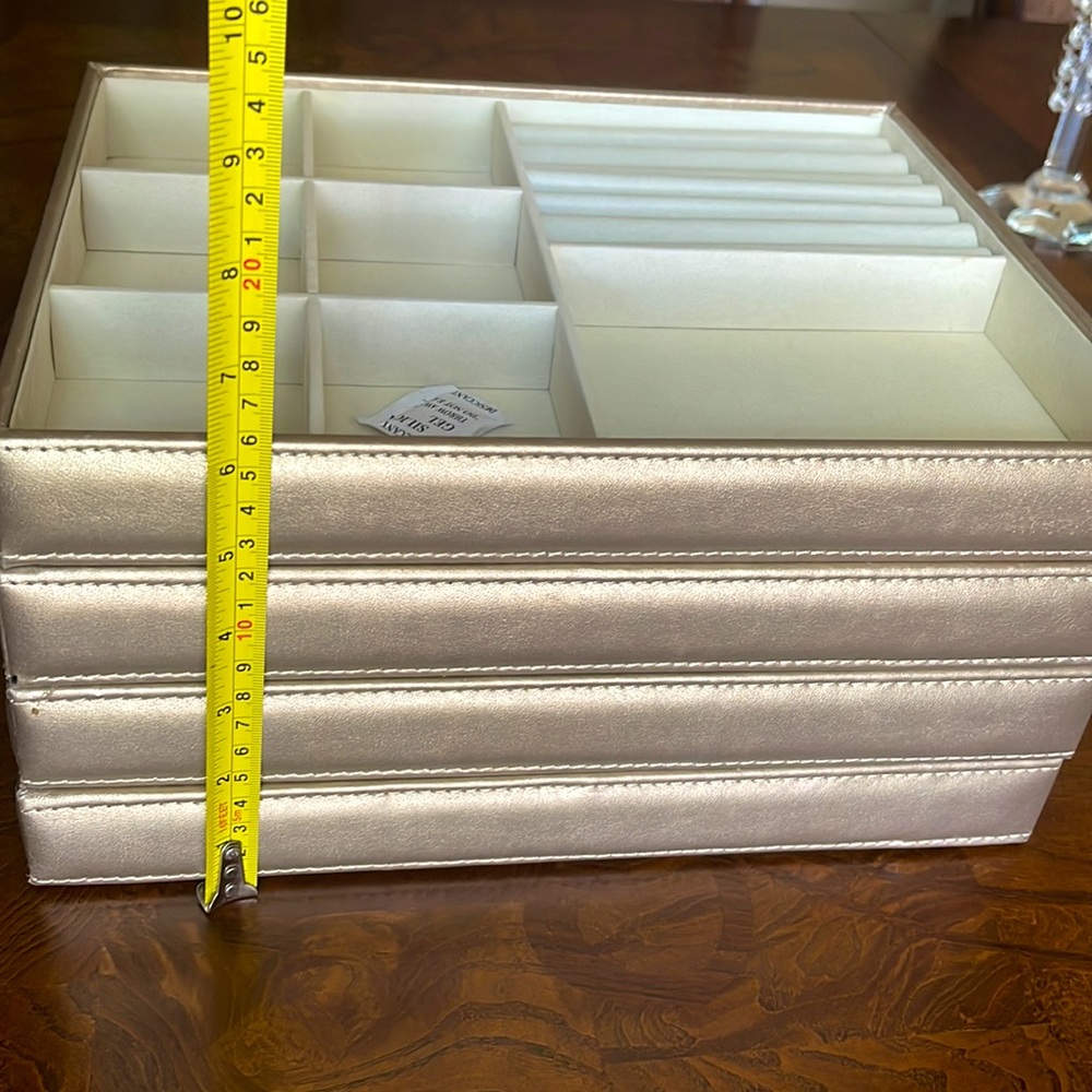 Sold Out. βπ«β. Stackable Jewels box - Picture 5 of 5